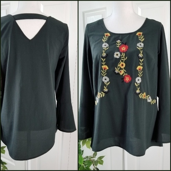 NEW! RUFF HEWN GREY Embroidered Floral Bell Sleeve Blouse Top Small. - Picture 1 of 5